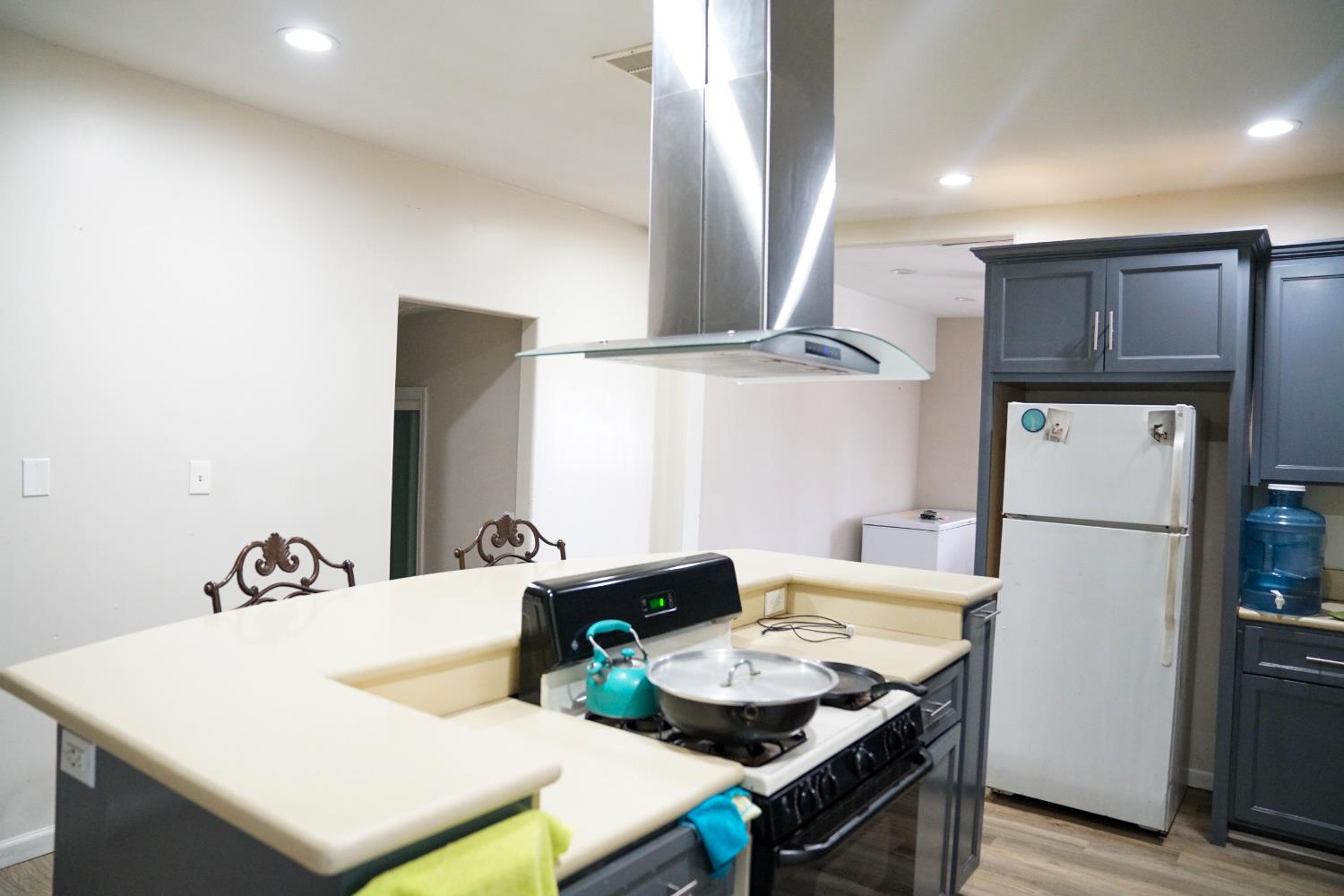 8124 S Cherry Avenue, Fresno, CA, 93725