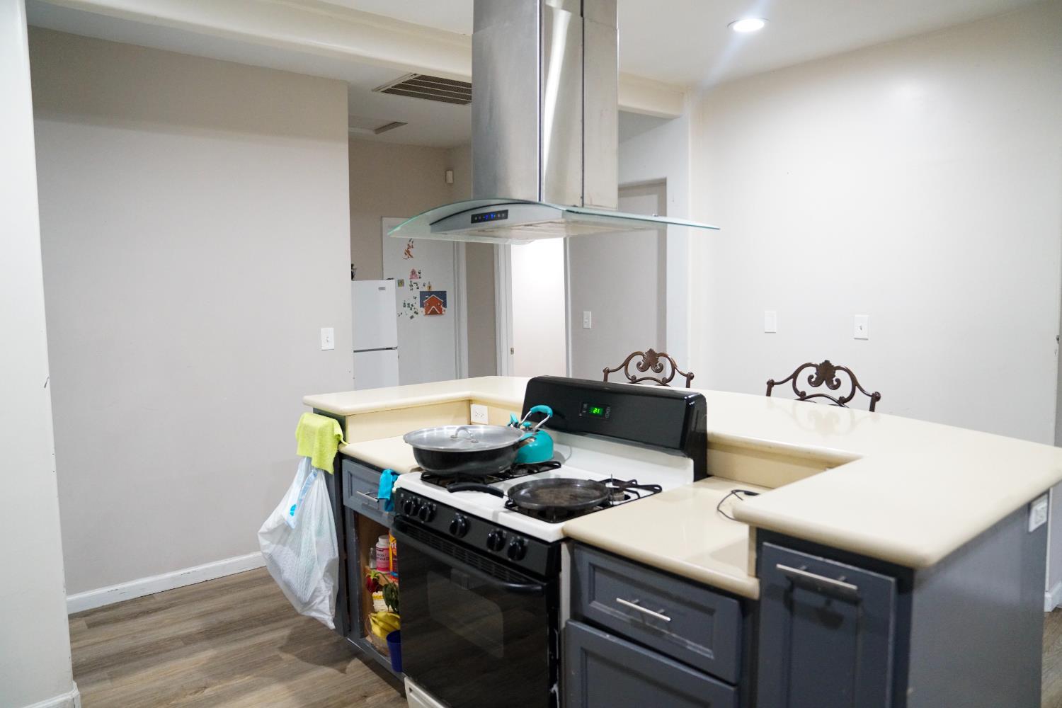 8124 S Cherry Avenue, Fresno, CA, 93725