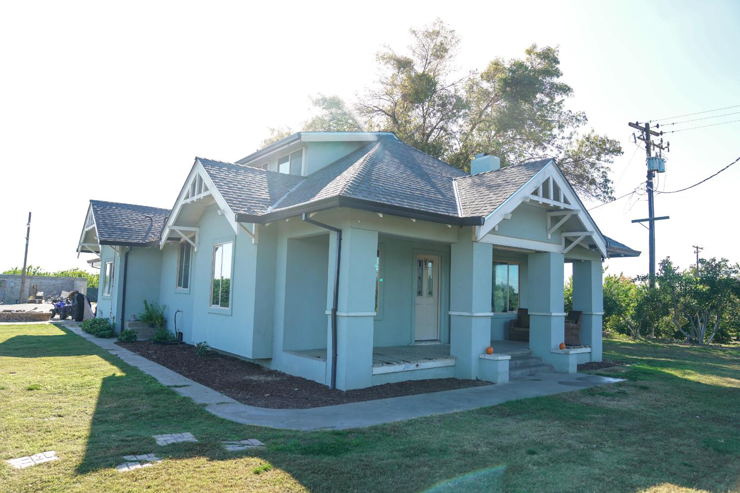 Single Family in Kingsburg - photo 2