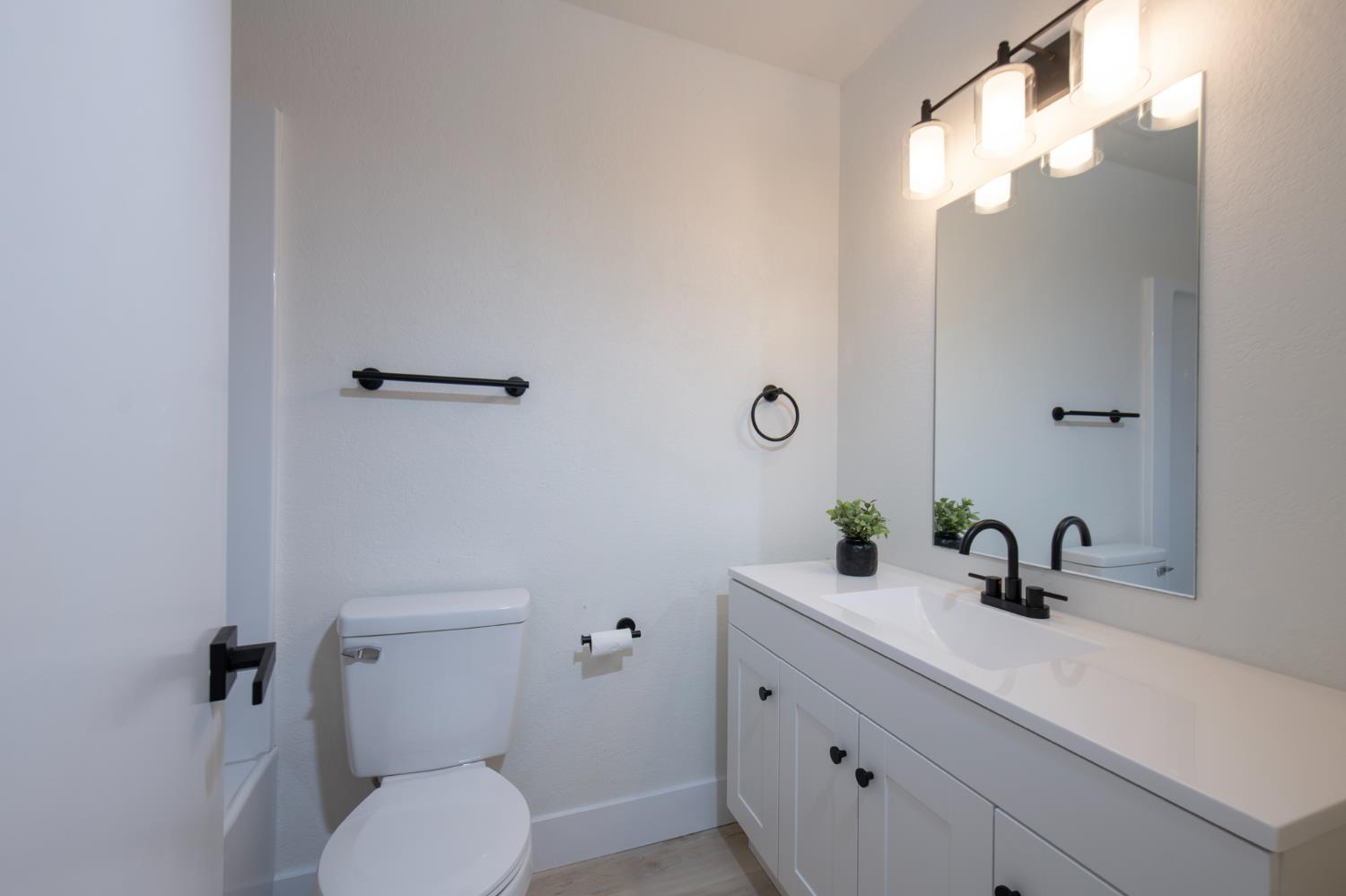 2024 N Laureen Avenue, Fresno, CA, 93703