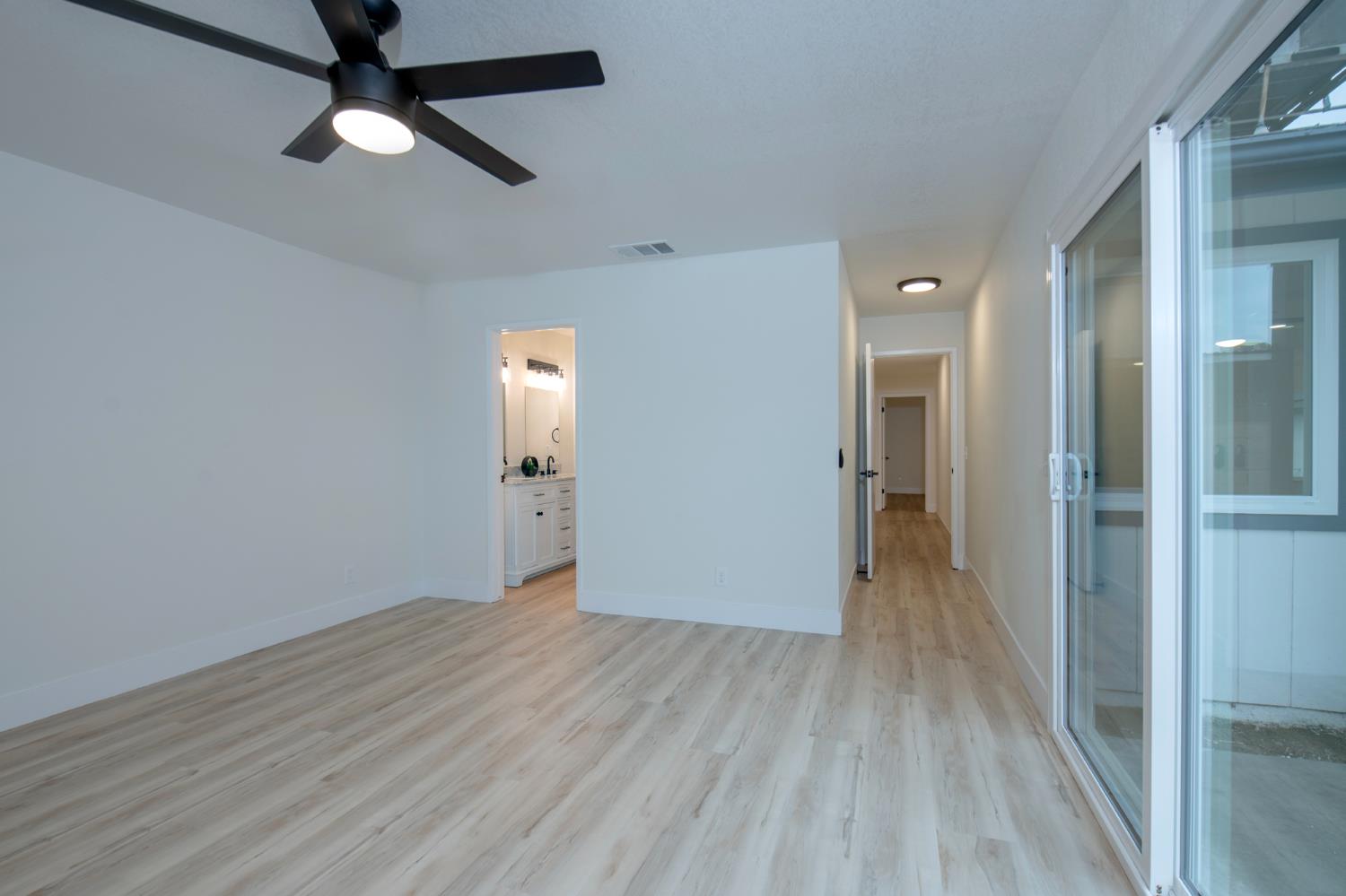 2024 N Laureen Avenue, Fresno, CA, 93703