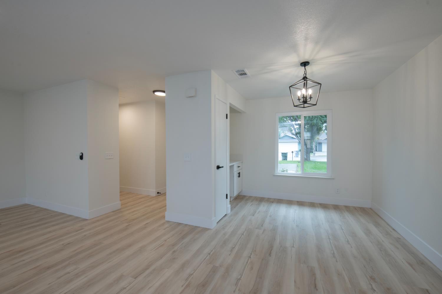 2024 N Laureen Avenue, Fresno, CA, 93703