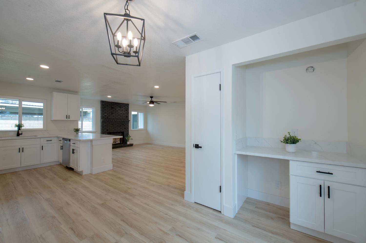 2024 N Laureen Avenue, Fresno, CA, 93703