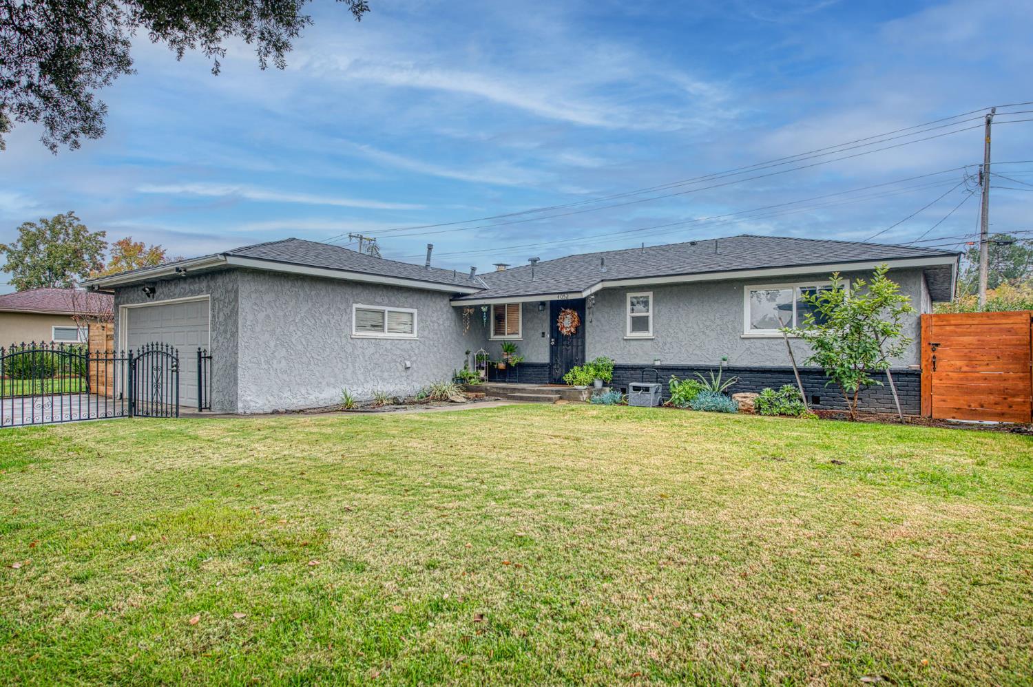 Single Family in Fresno - photo 2
