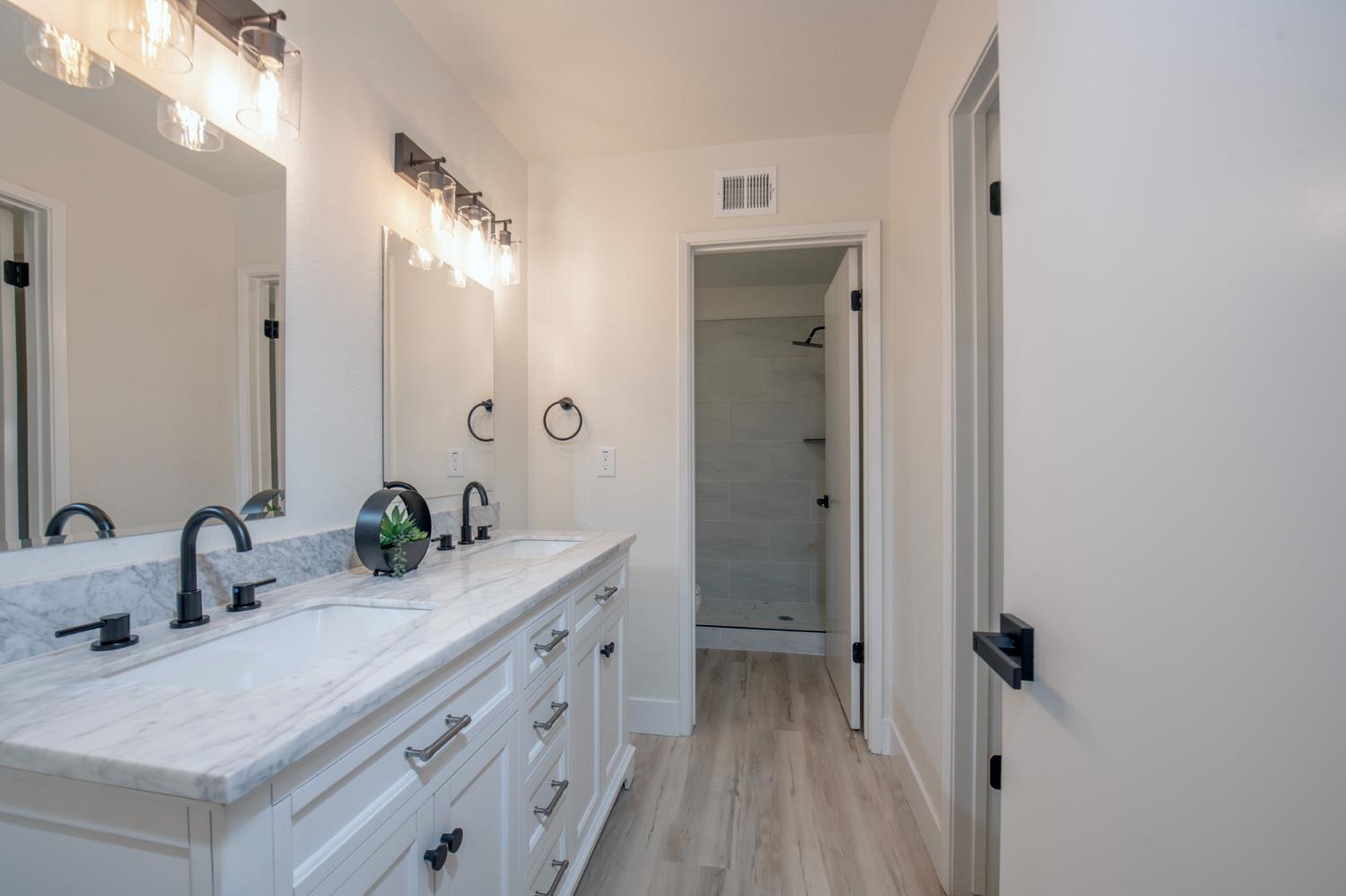 2024 N Laureen Avenue, Fresno, CA, 93703