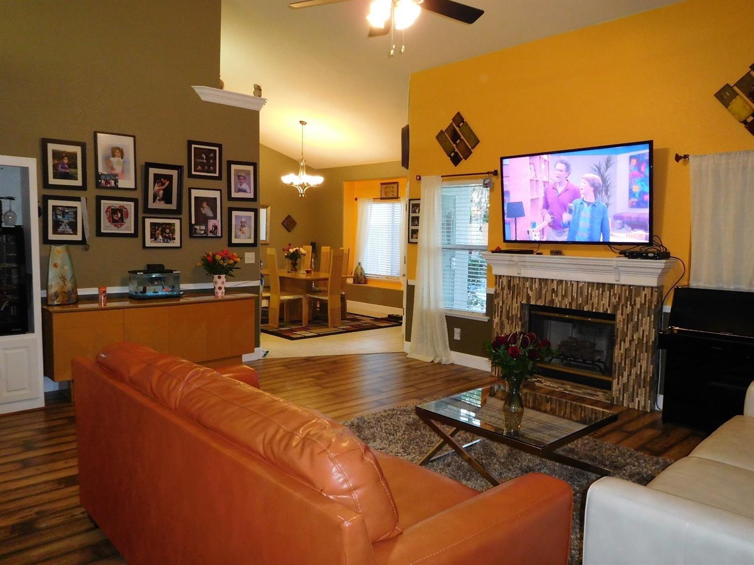 1877 E Turnberry Avenue, Fresno, CA, 93730