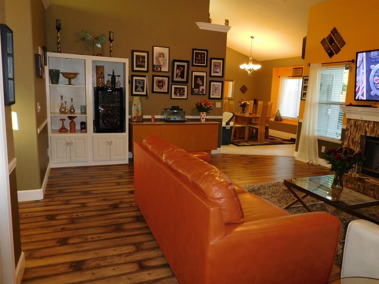1877 E Turnberry Avenue, Fresno, CA, 93730