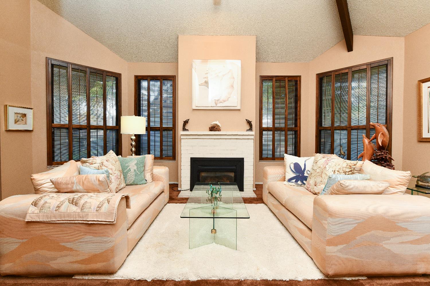 Townhouse in Fresno - photo 3
