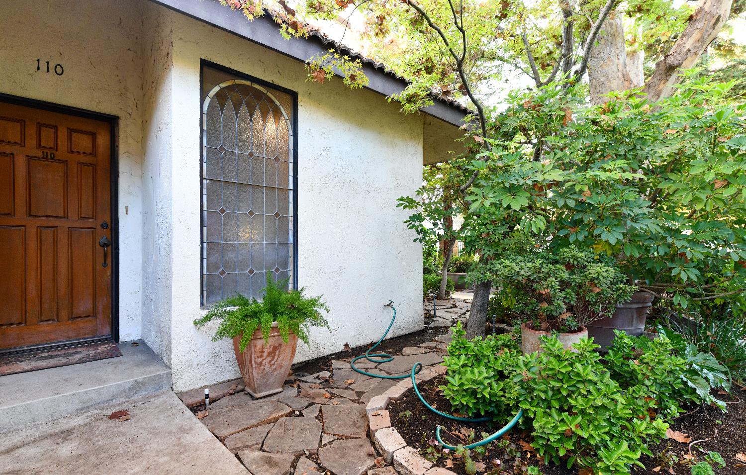 Townhouse in Fresno - photo 2