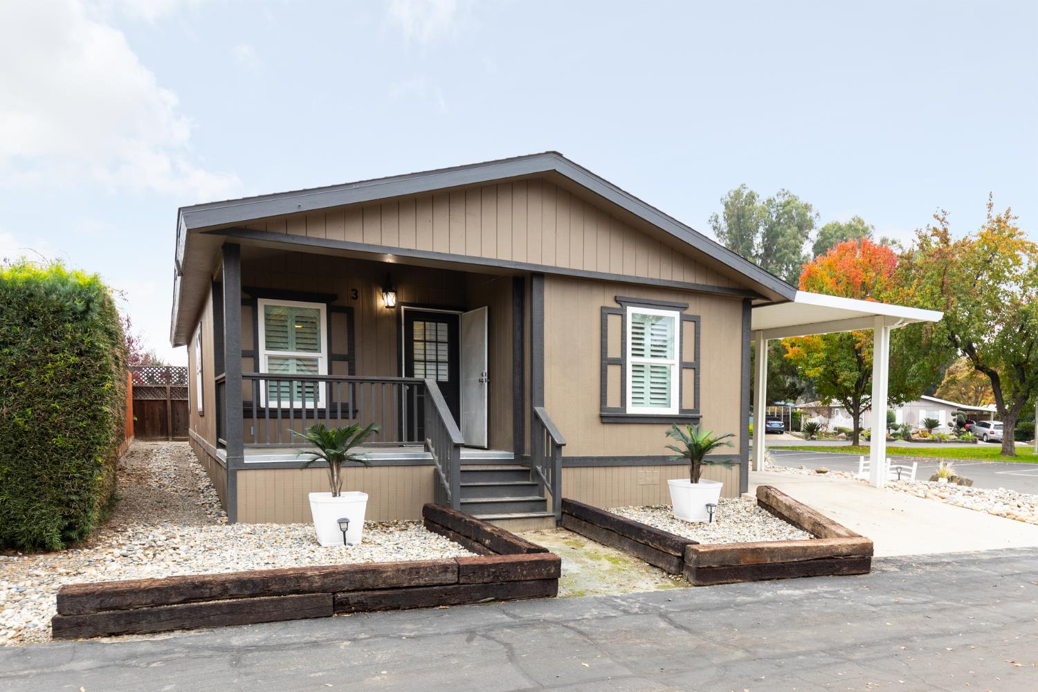 Mobile Home in Fresno - photo 2