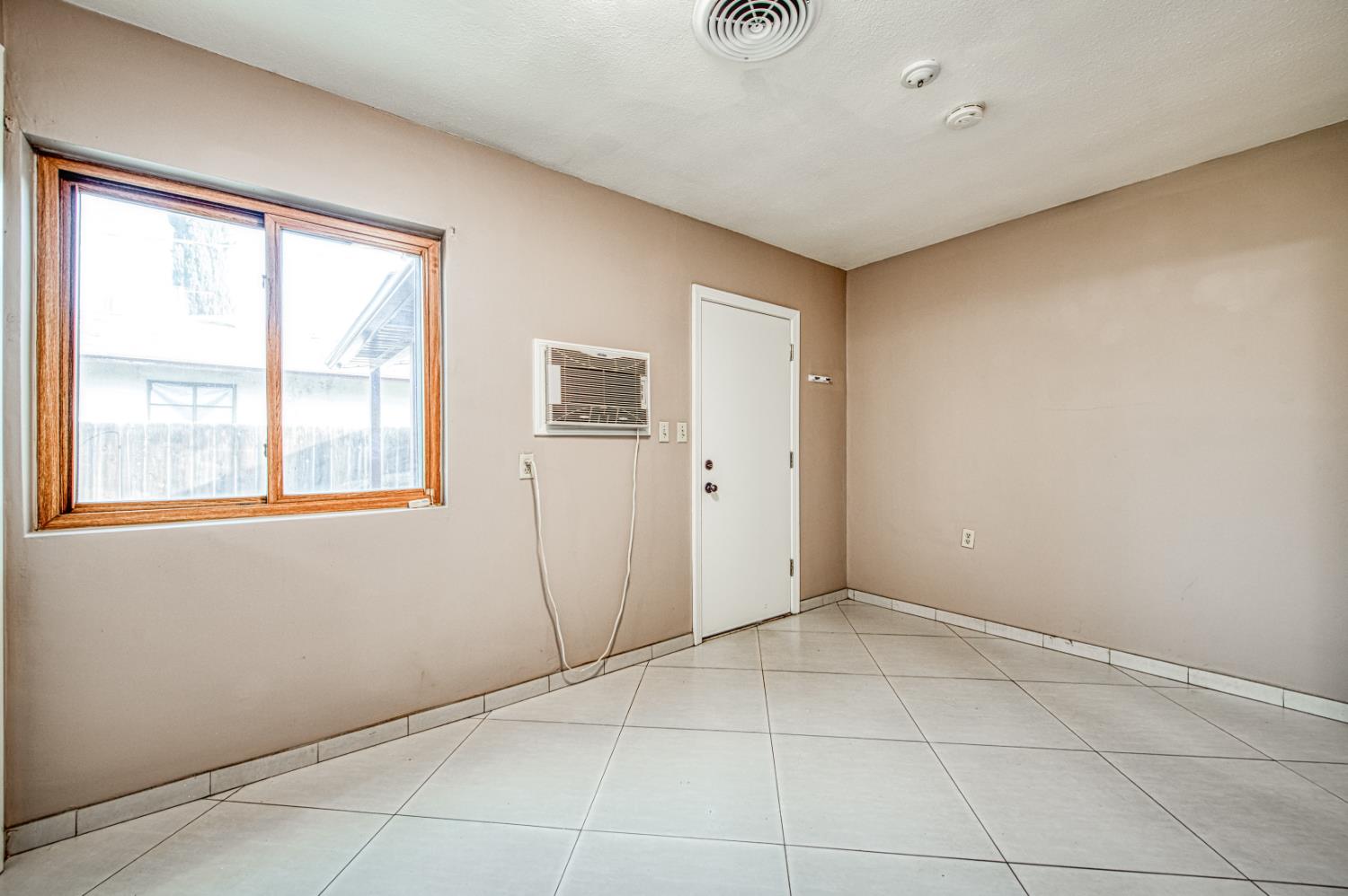 542 W Harvard, Fresno, CA, 93705