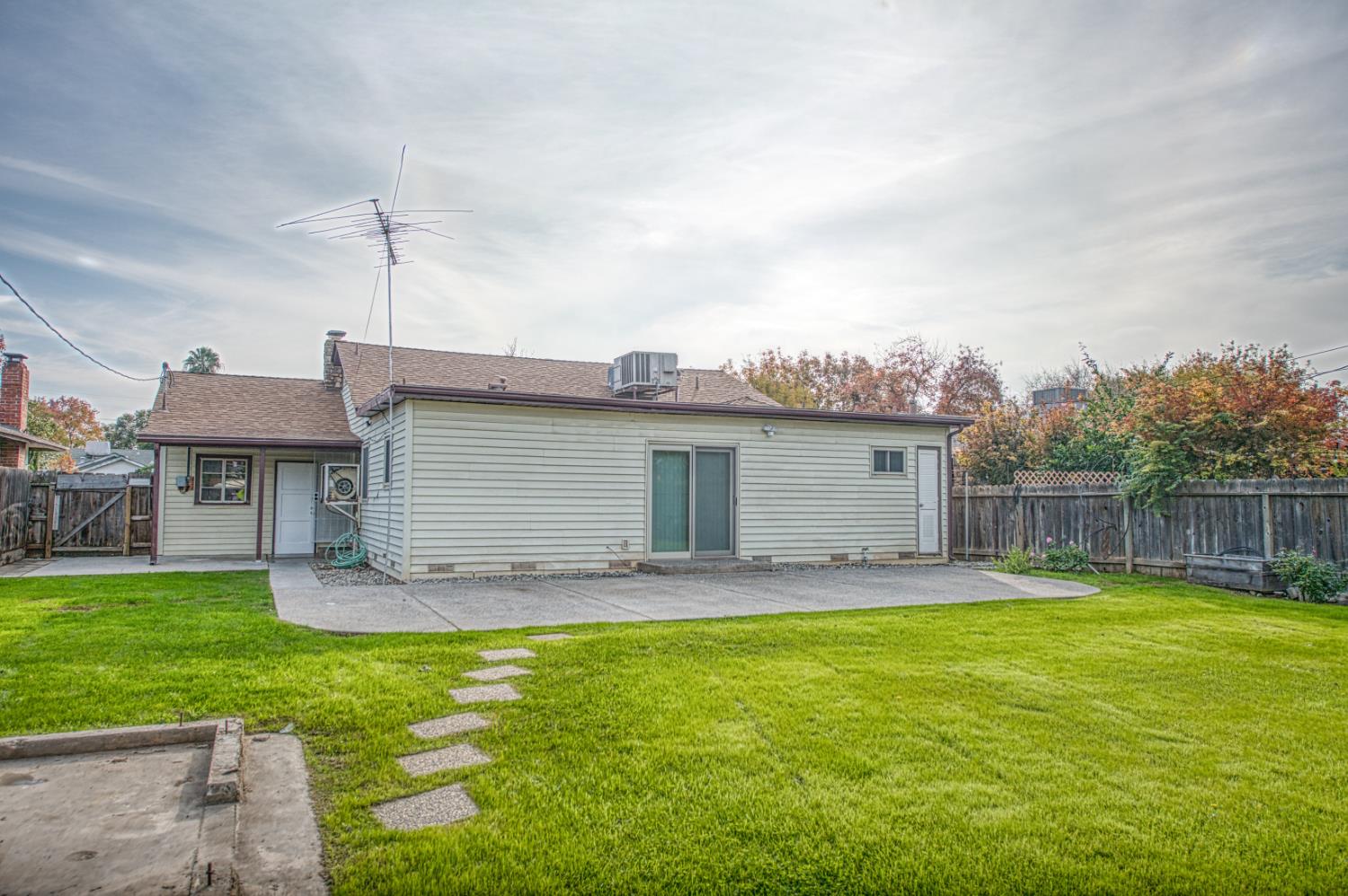 542 W Harvard, Fresno, CA, 93705