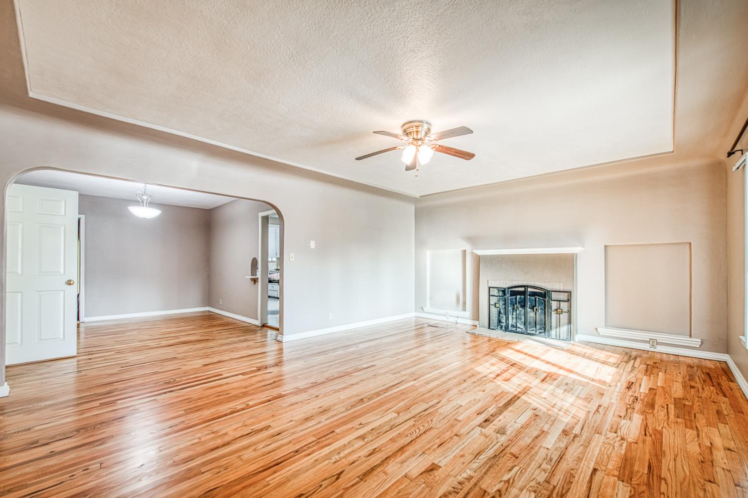 542 W Harvard, Fresno, CA, 93705