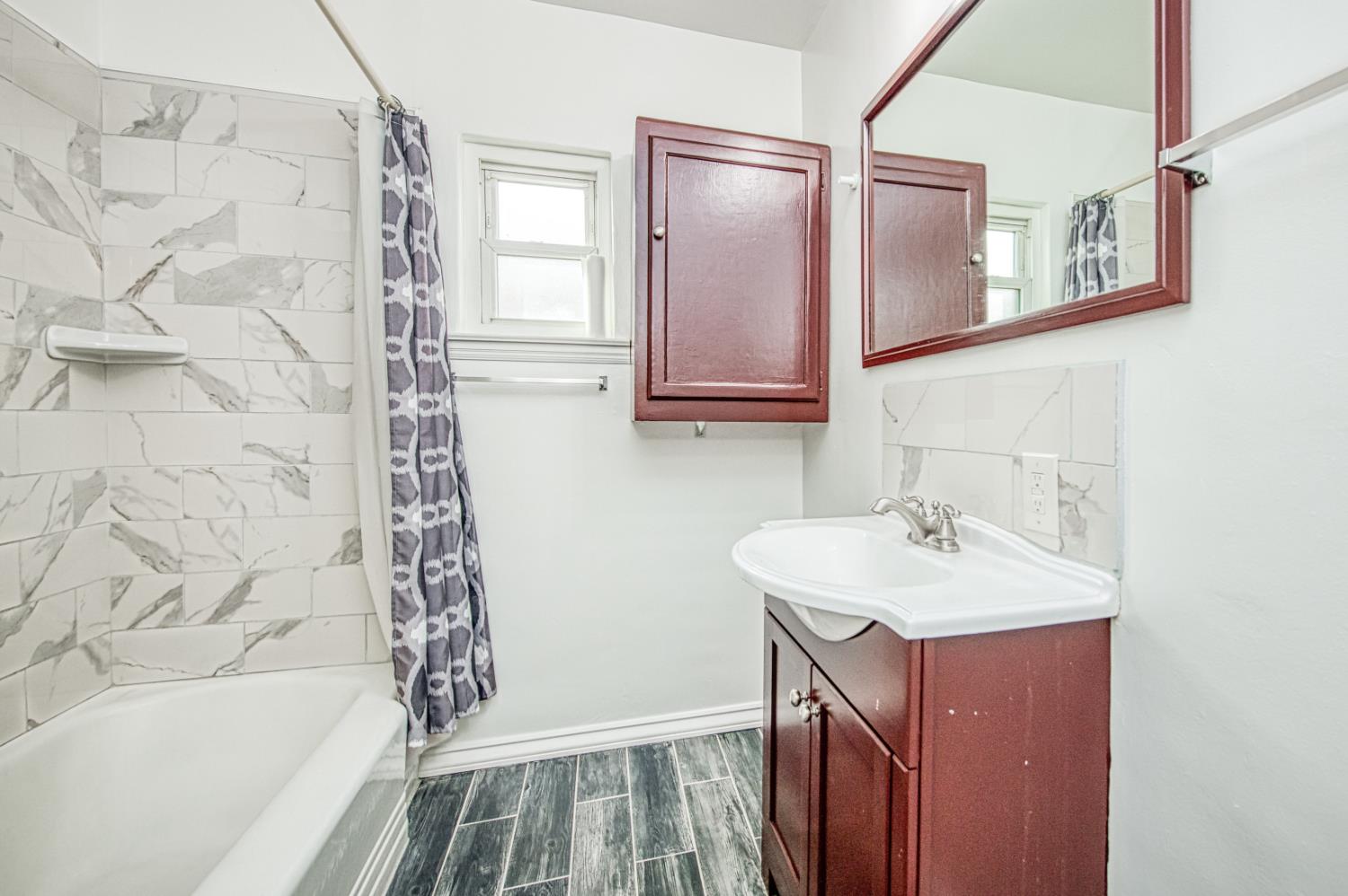 542 W Harvard, Fresno, CA, 93705