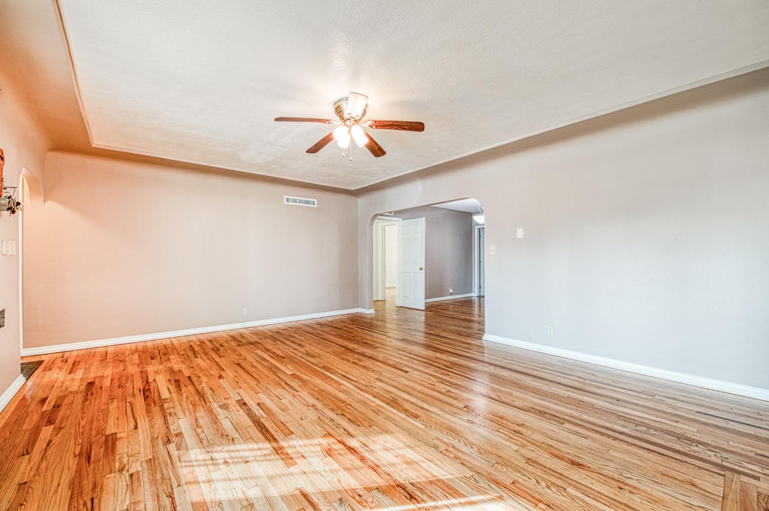 542 W Harvard, Fresno, CA, 93705