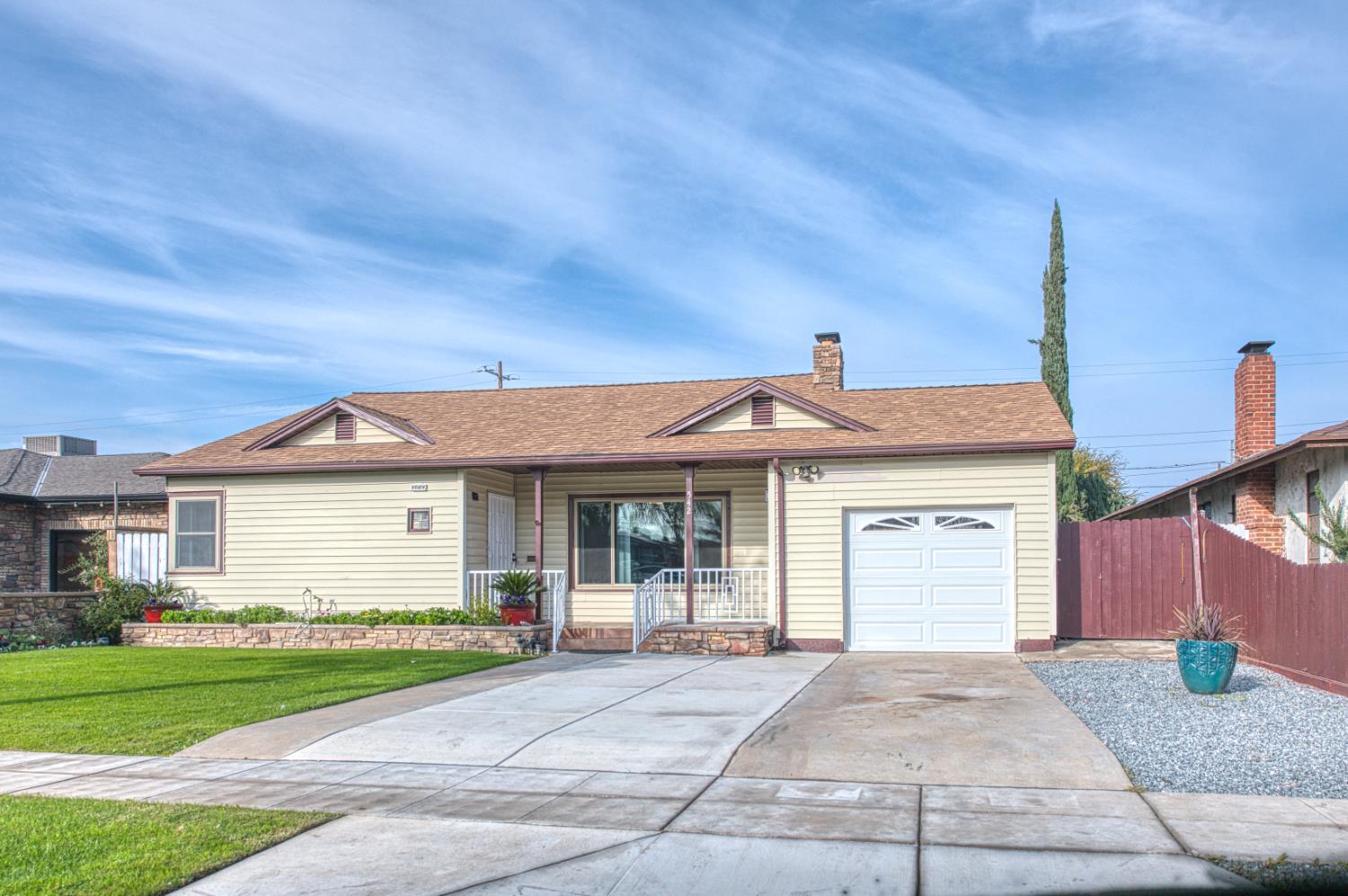 542 W Harvard, Fresno, CA, 93705