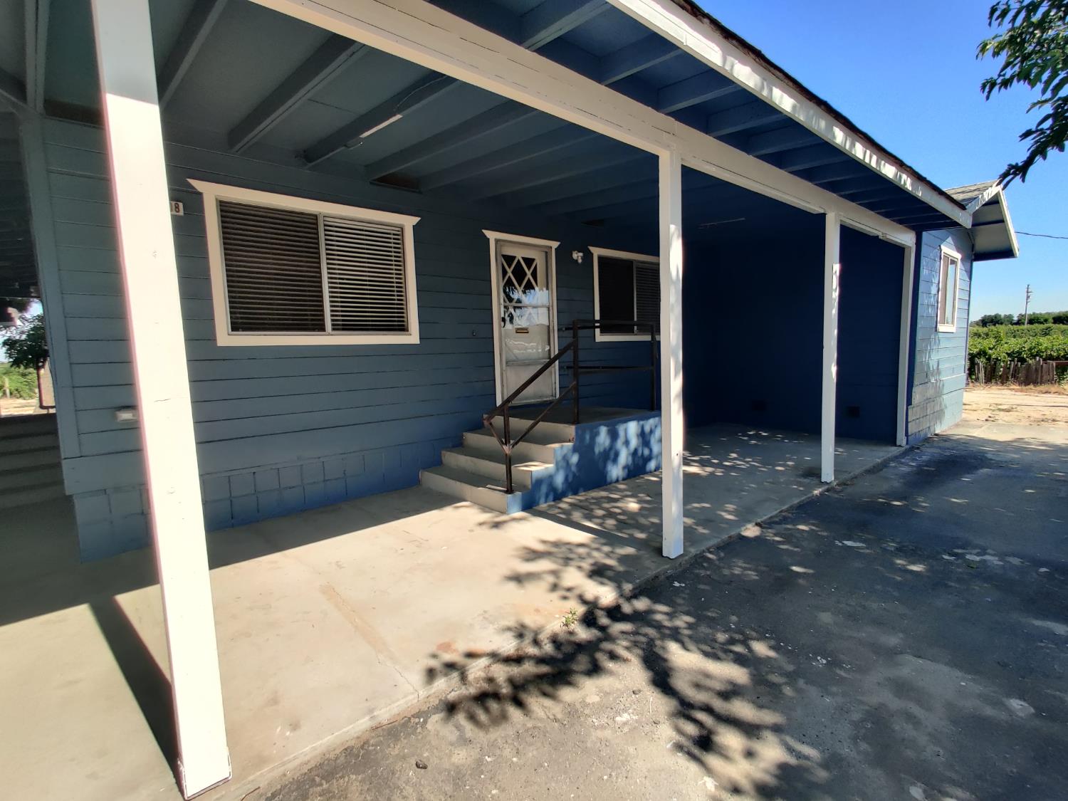 Single Family in Kingsburg - photo 3
