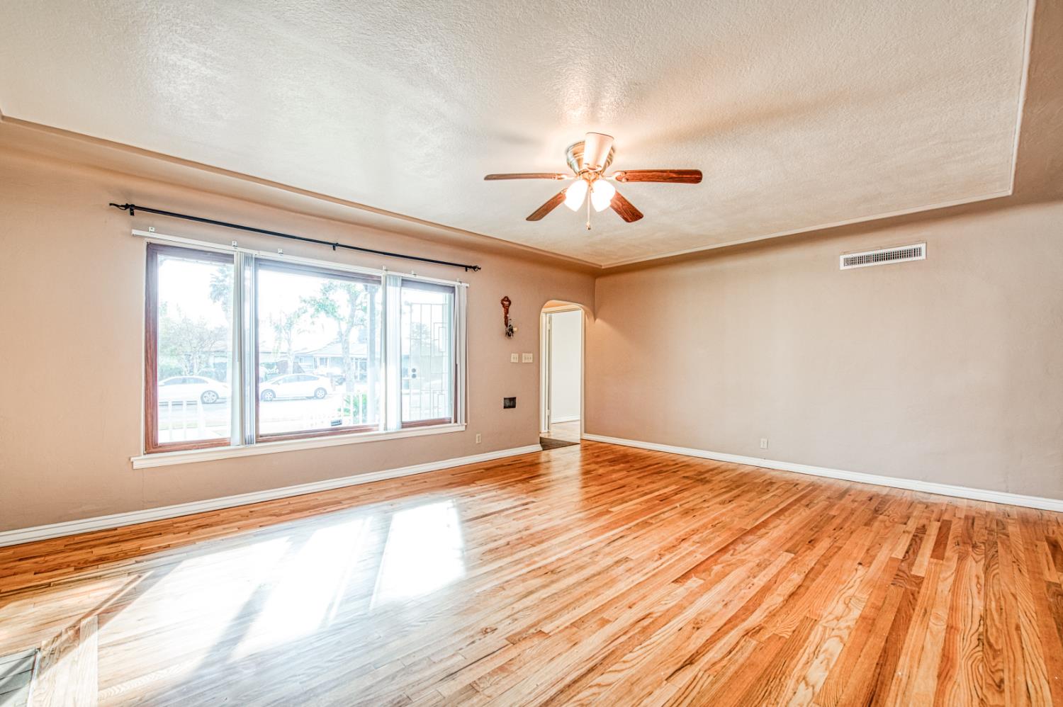542 W Harvard, Fresno, CA, 93705