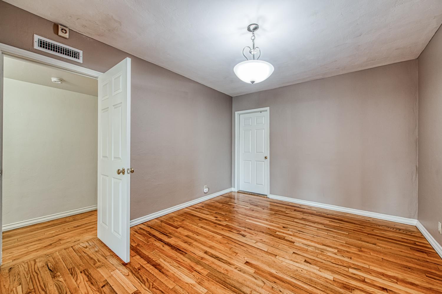 542 W Harvard, Fresno, CA, 93705