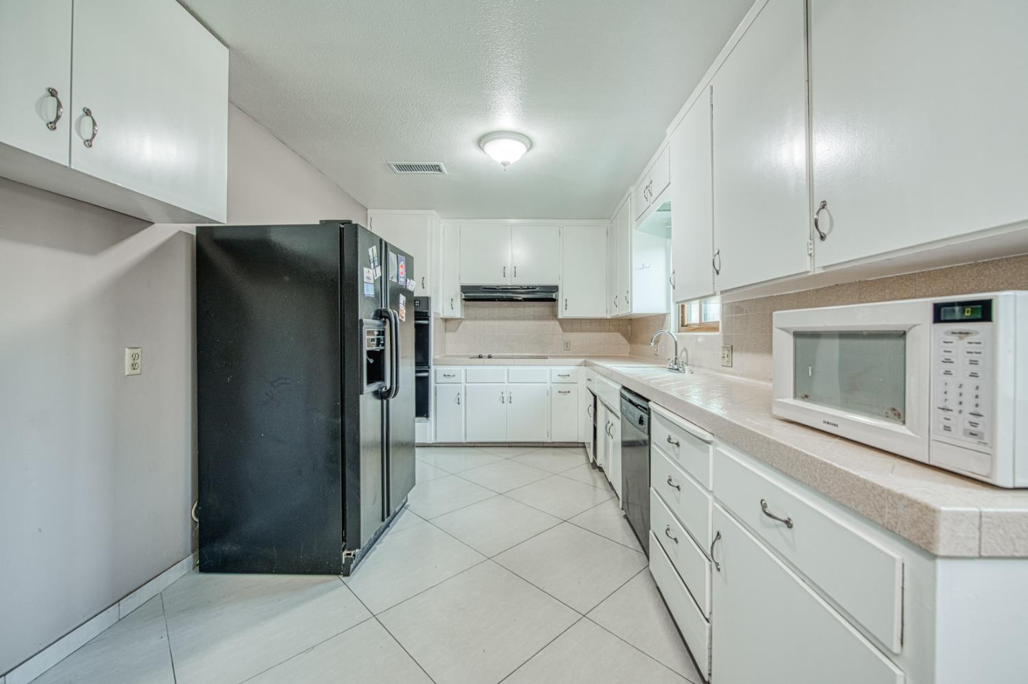 542 W Harvard, Fresno, CA, 93705