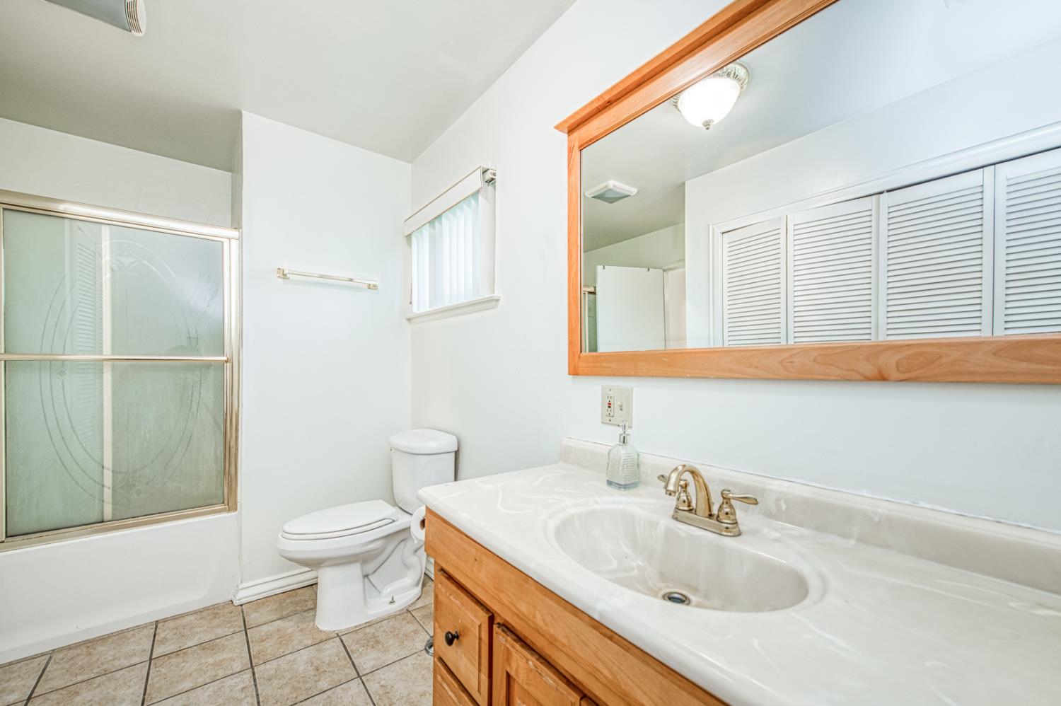 542 W Harvard, Fresno, CA, 93705