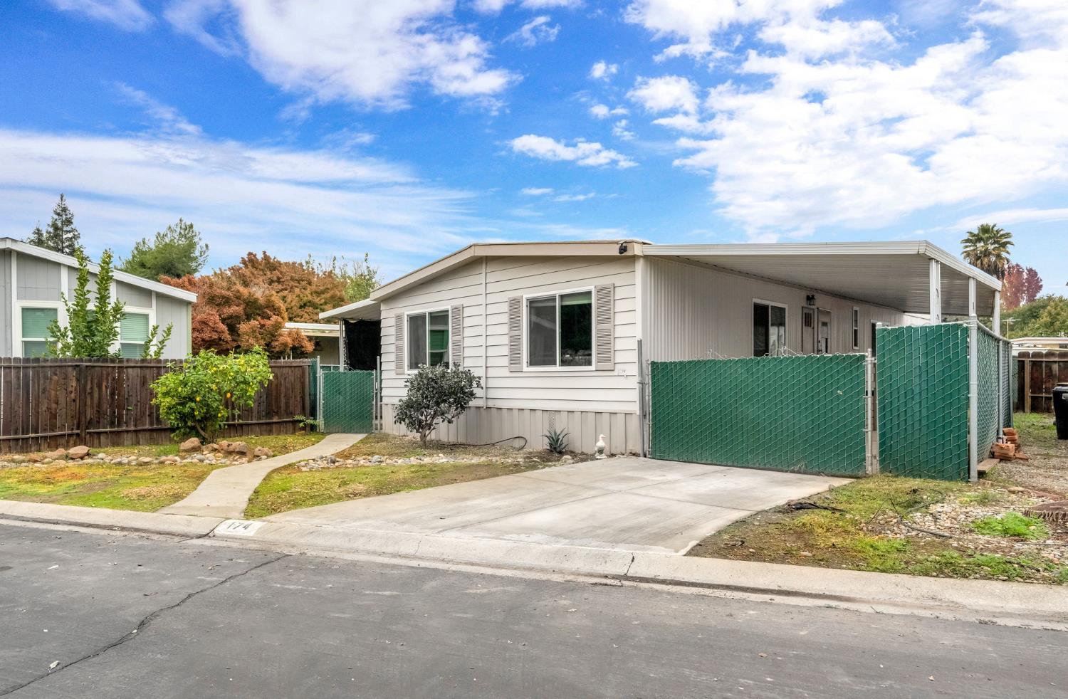 Mobile Home in Fresno - photo 3