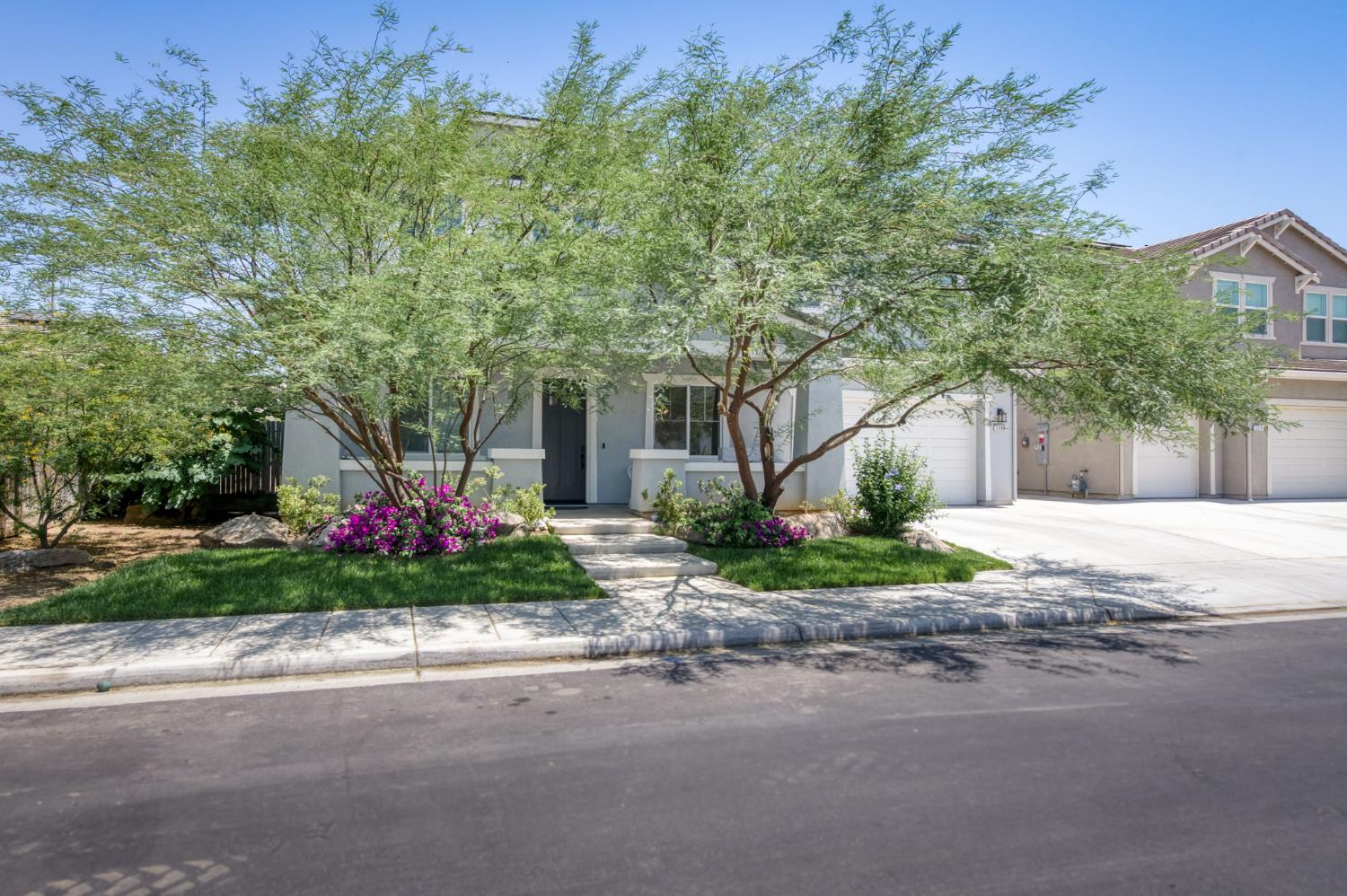 Single Family in Fresno - photo 2