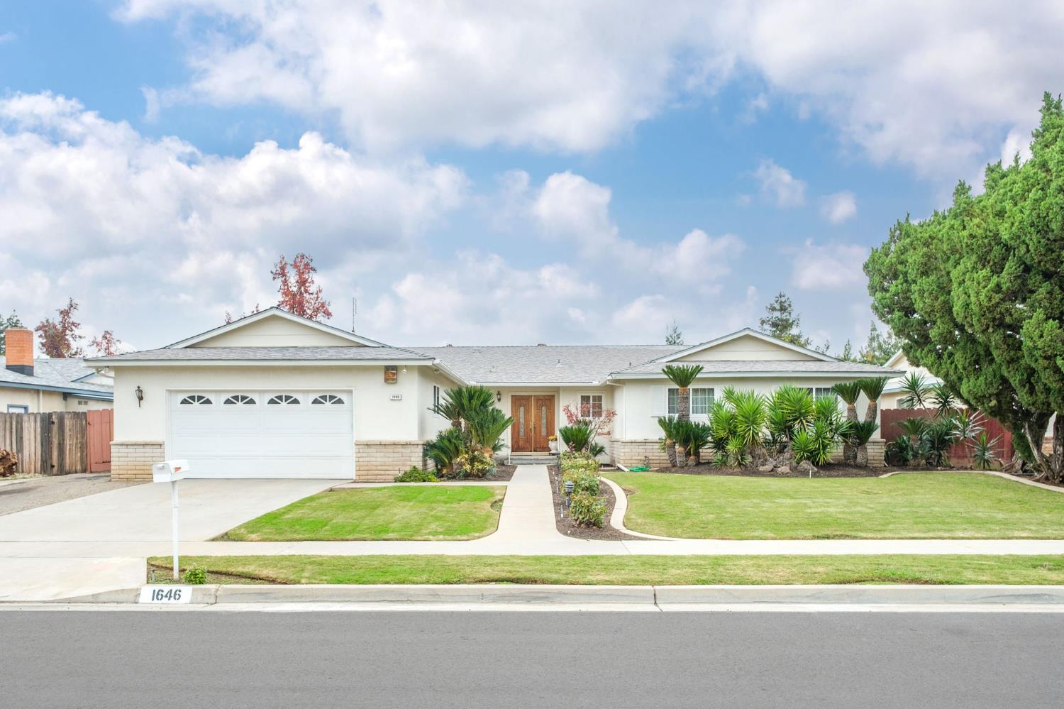 Single Family in Fresno - photo 3