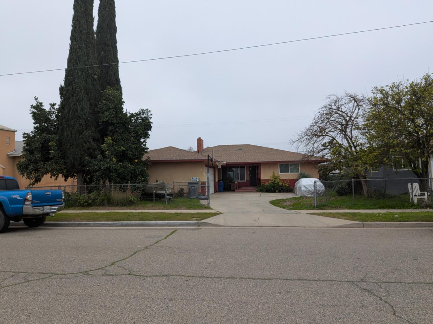 Single Family in Fresno - photo 2