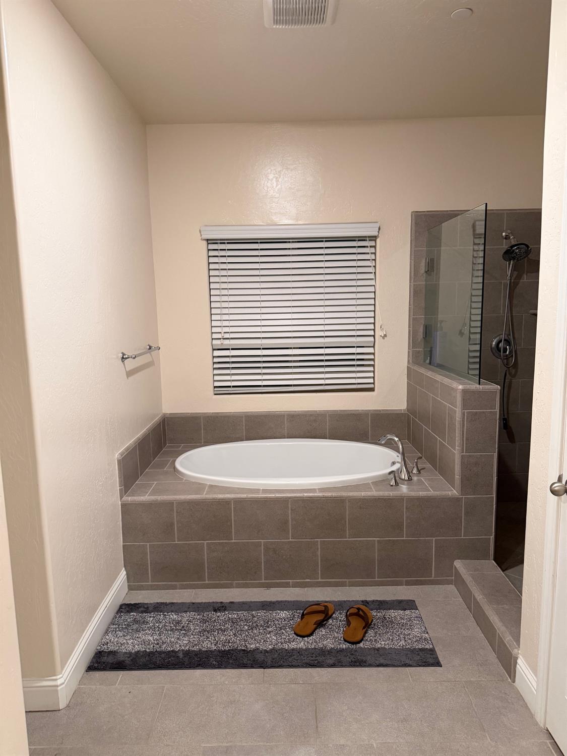 1616 N Delbert Avenue, Fresno, CA, 93722