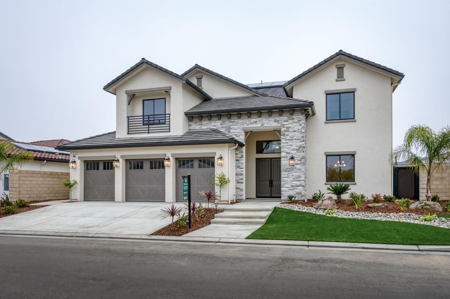 Single Family in Fresno - photo 2
