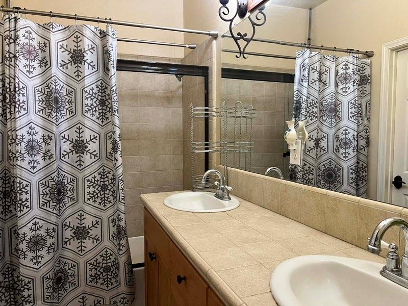 5445 N Salinas Avenue, Fresno, CA, 93722