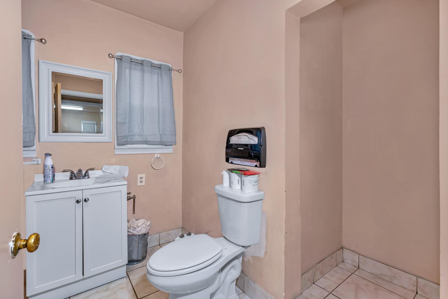 201 N I Street, Madera, CA, 93637