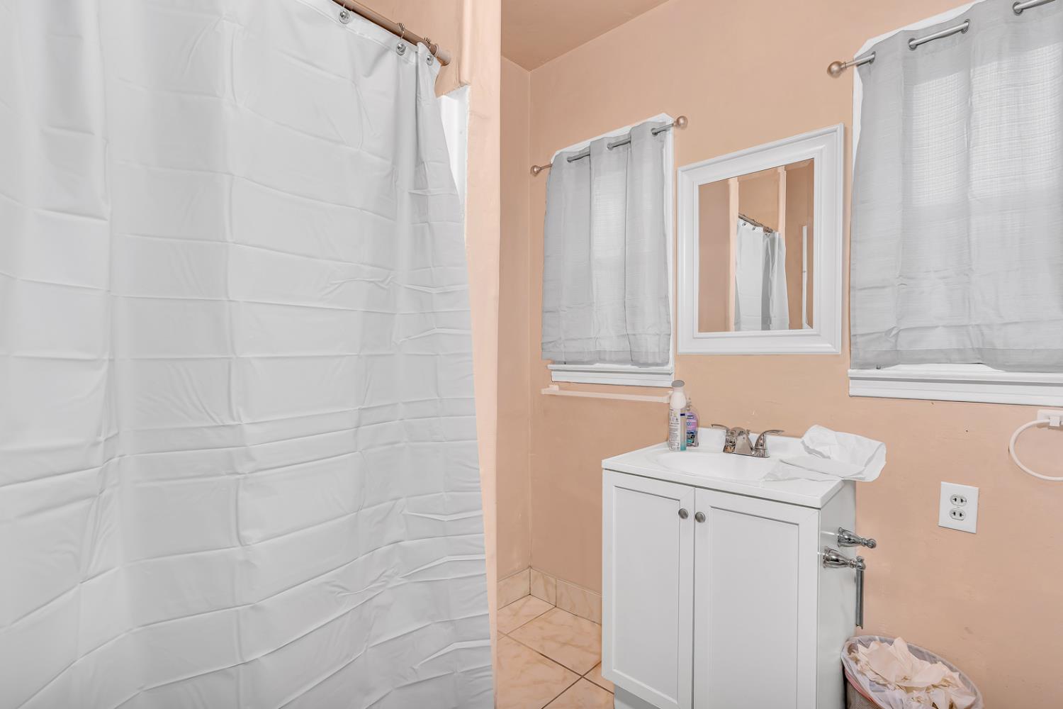 201 N I Street, Madera, CA, 93637