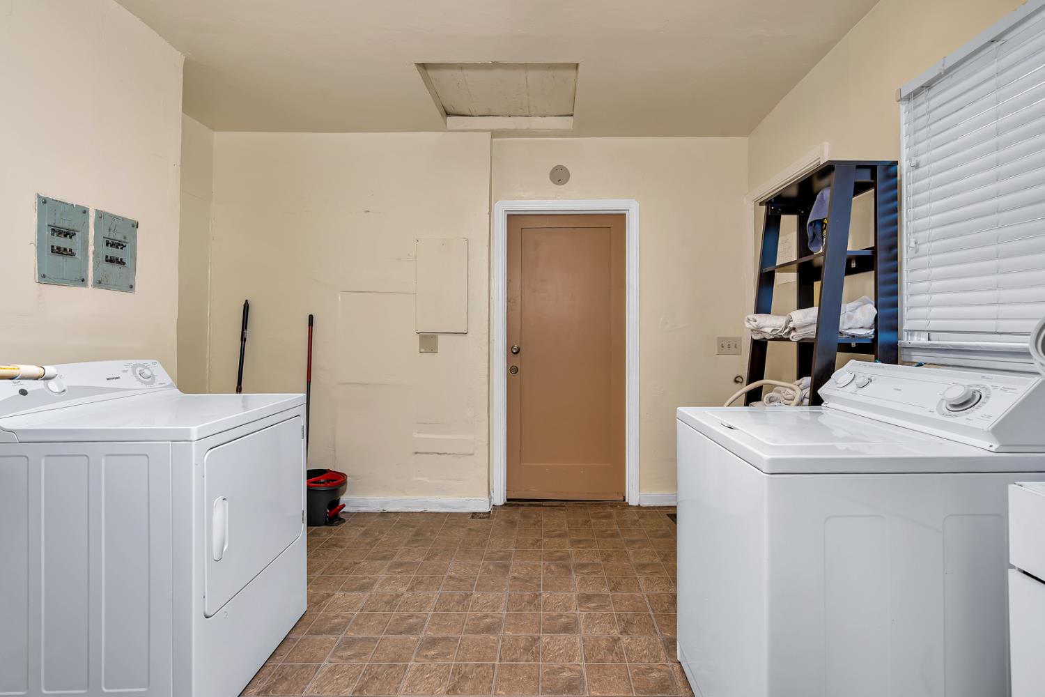 201 N I Street, Madera, CA, 93637