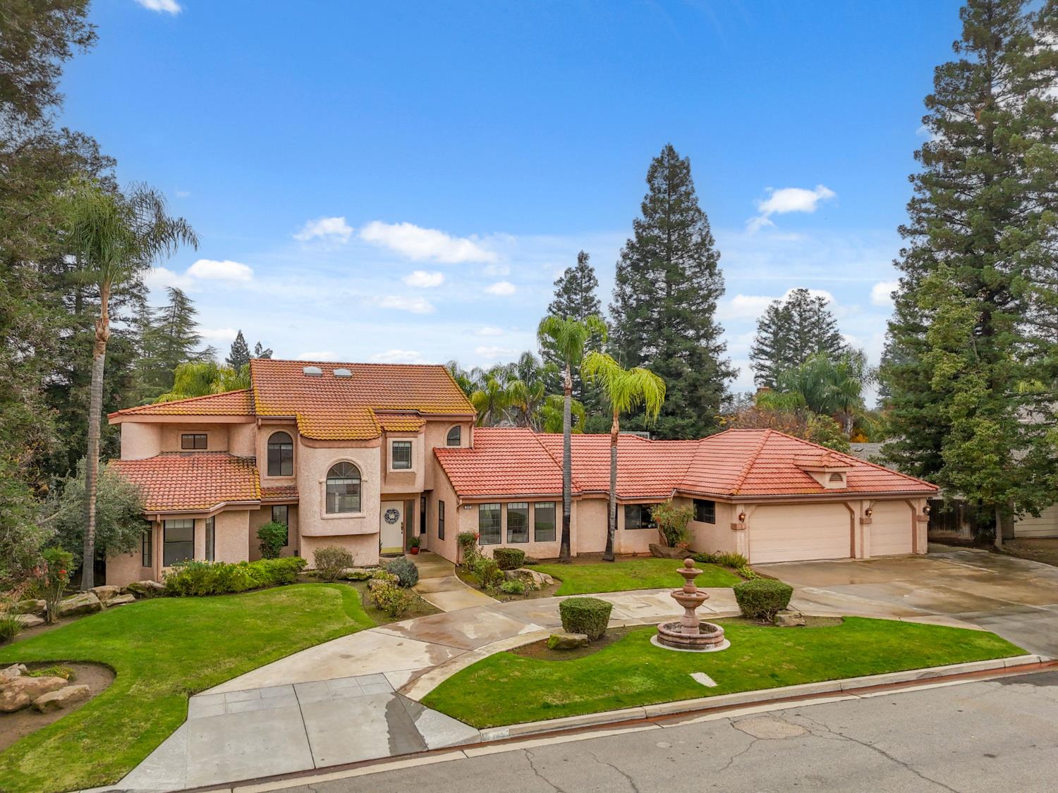 Single Family in Fresno - photo 2
