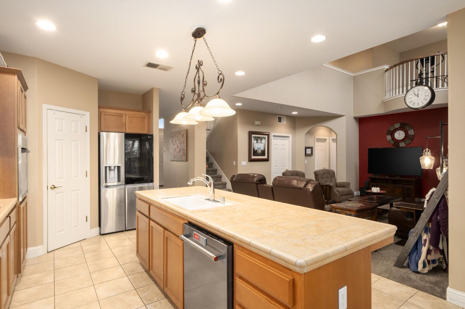 775 S Michelle Avenue, Kerman, CA, 93630