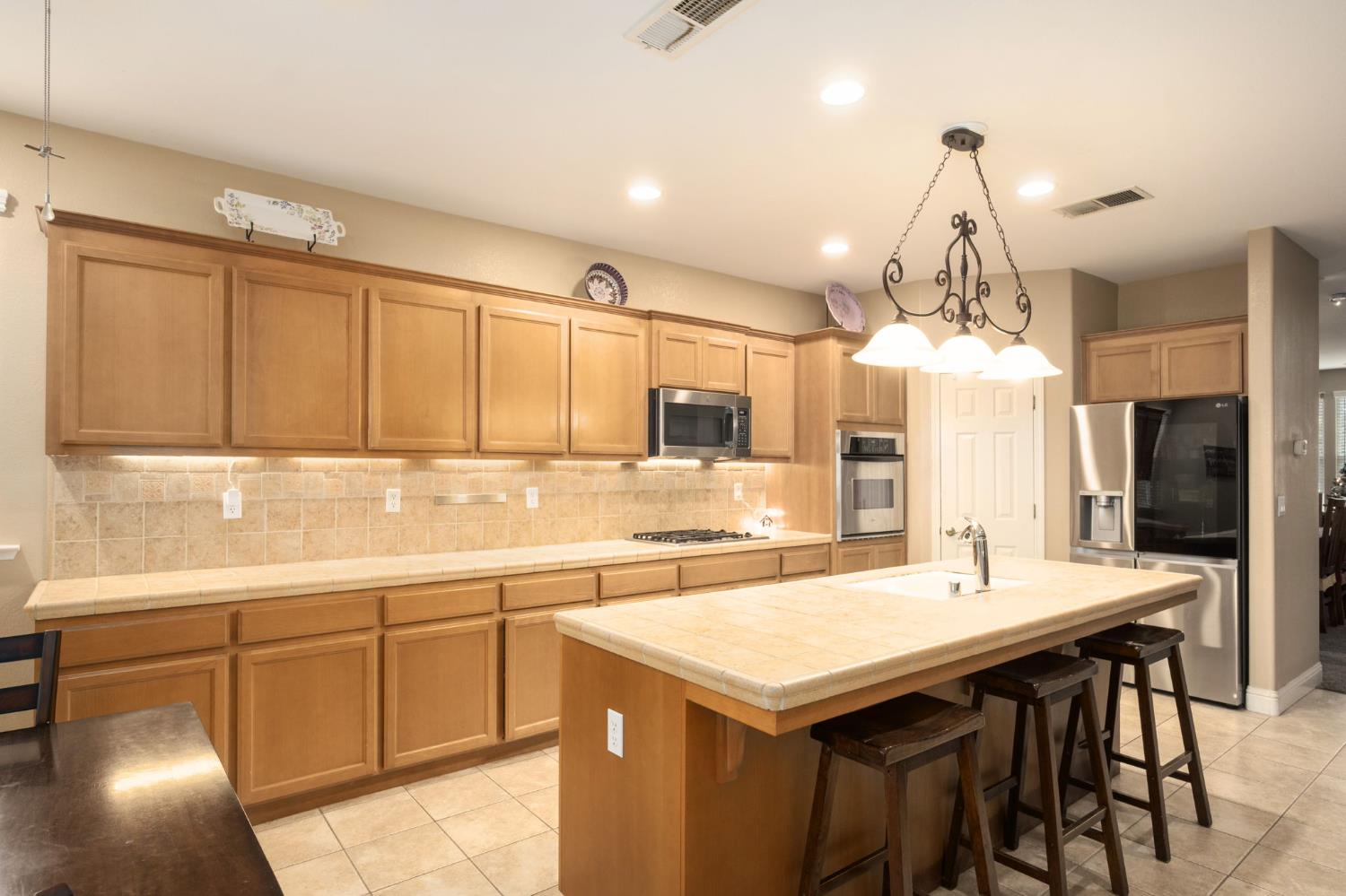 775 S Michelle Avenue, Kerman, CA, 93630