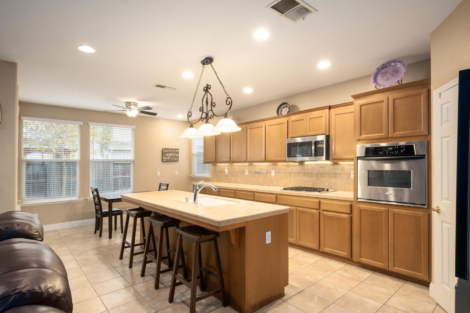 775 S Michelle Avenue, Kerman, CA, 93630