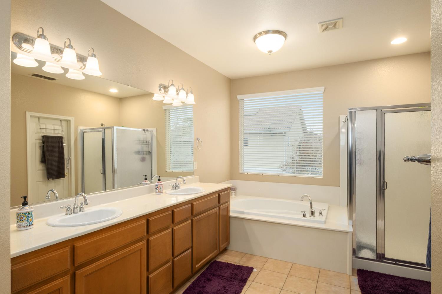 775 S Michelle Avenue, Kerman, CA, 93630