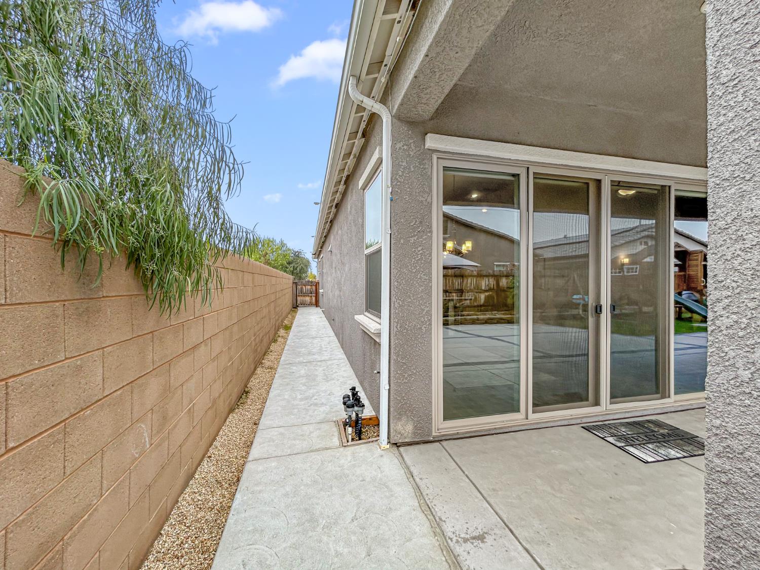 2788 N Douglas Avenue, Fresno, CA, 93727