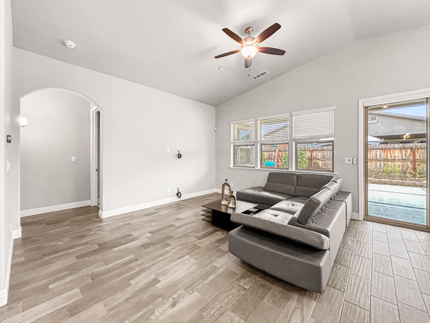 2788 N Douglas Avenue, Fresno, CA, 93727