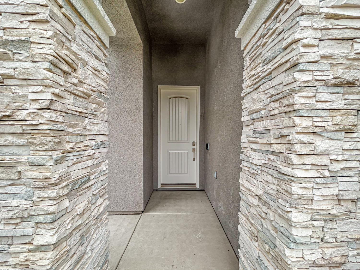 2788 N Douglas Avenue, Fresno, CA, 93727