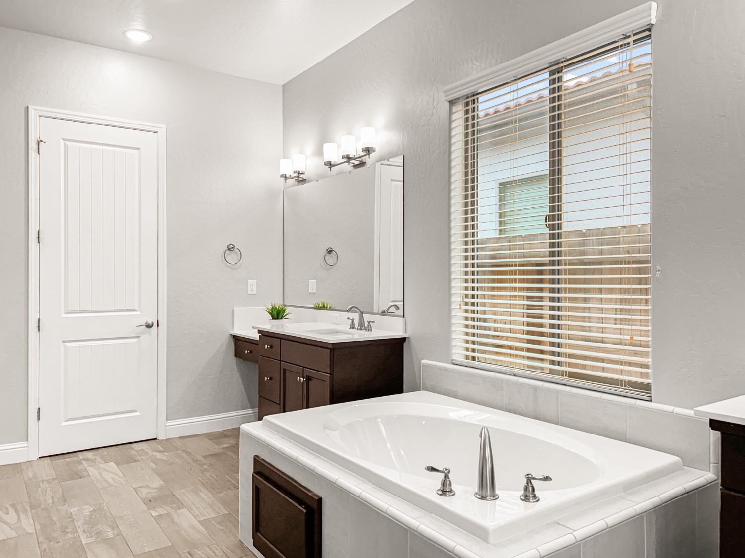 2788 N Douglas Avenue, Fresno, CA, 93727