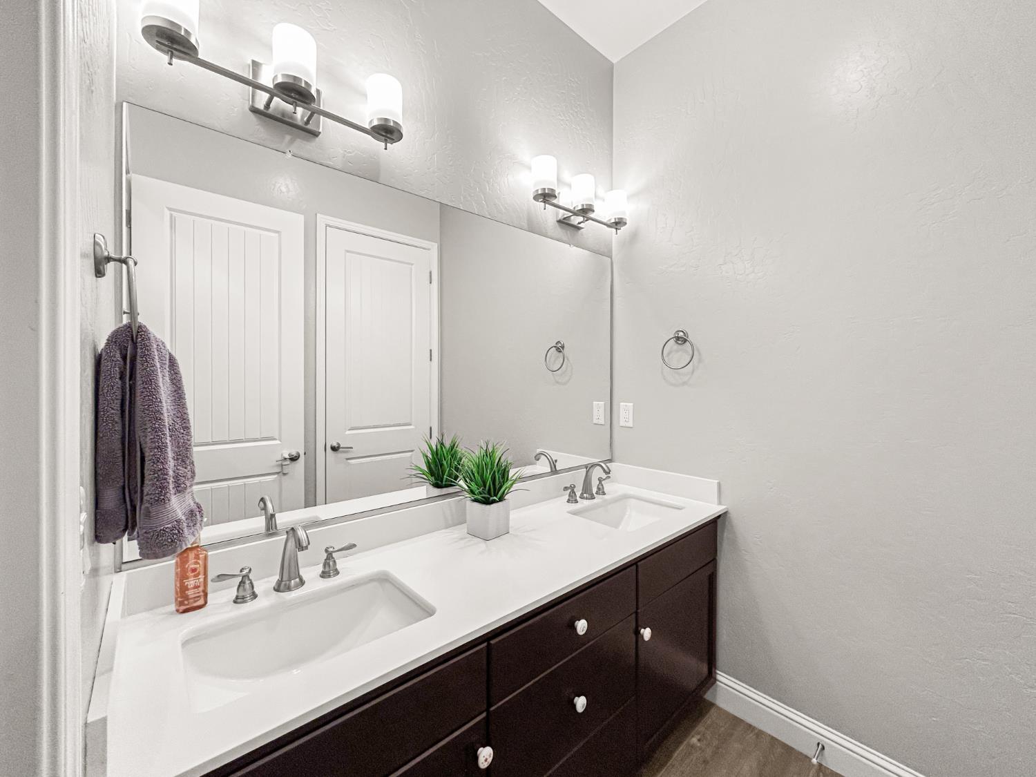 2788 N Douglas Avenue, Fresno, CA, 93727