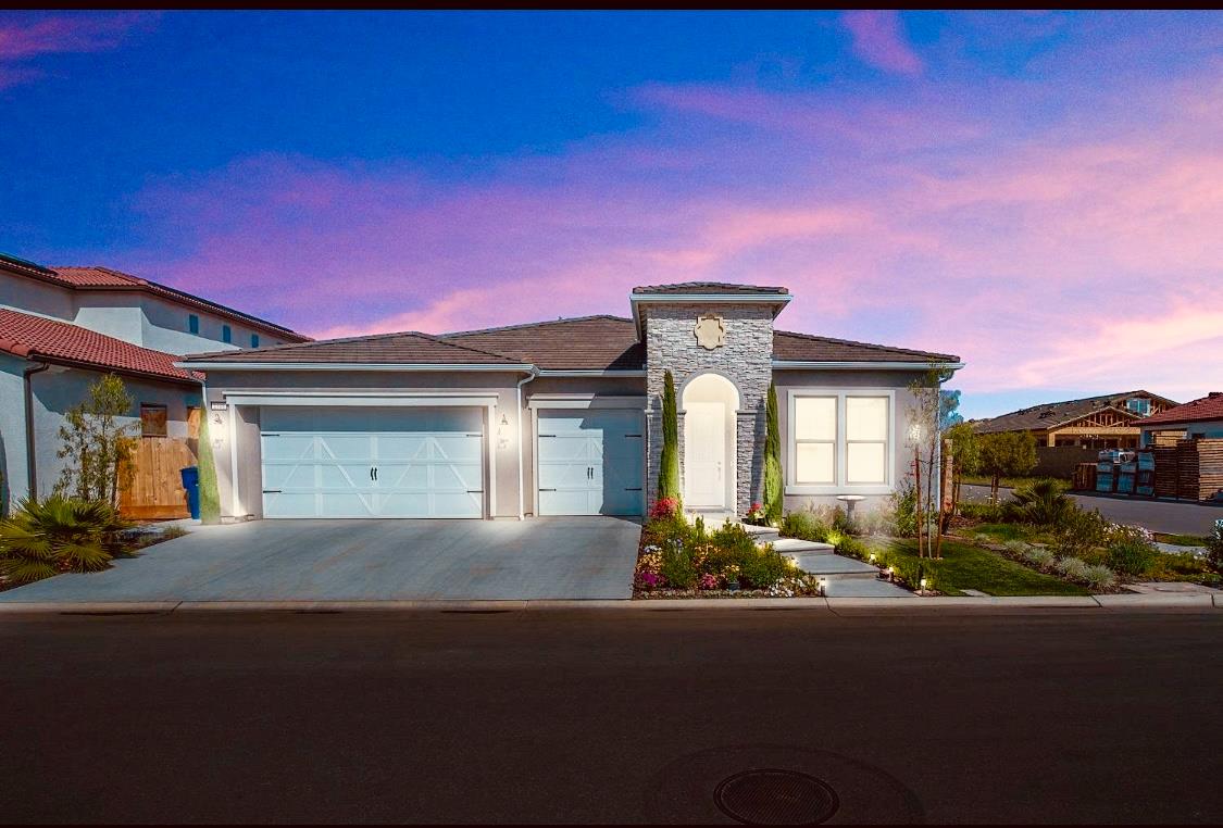 2788 N Douglas Avenue, Fresno, CA, 93727