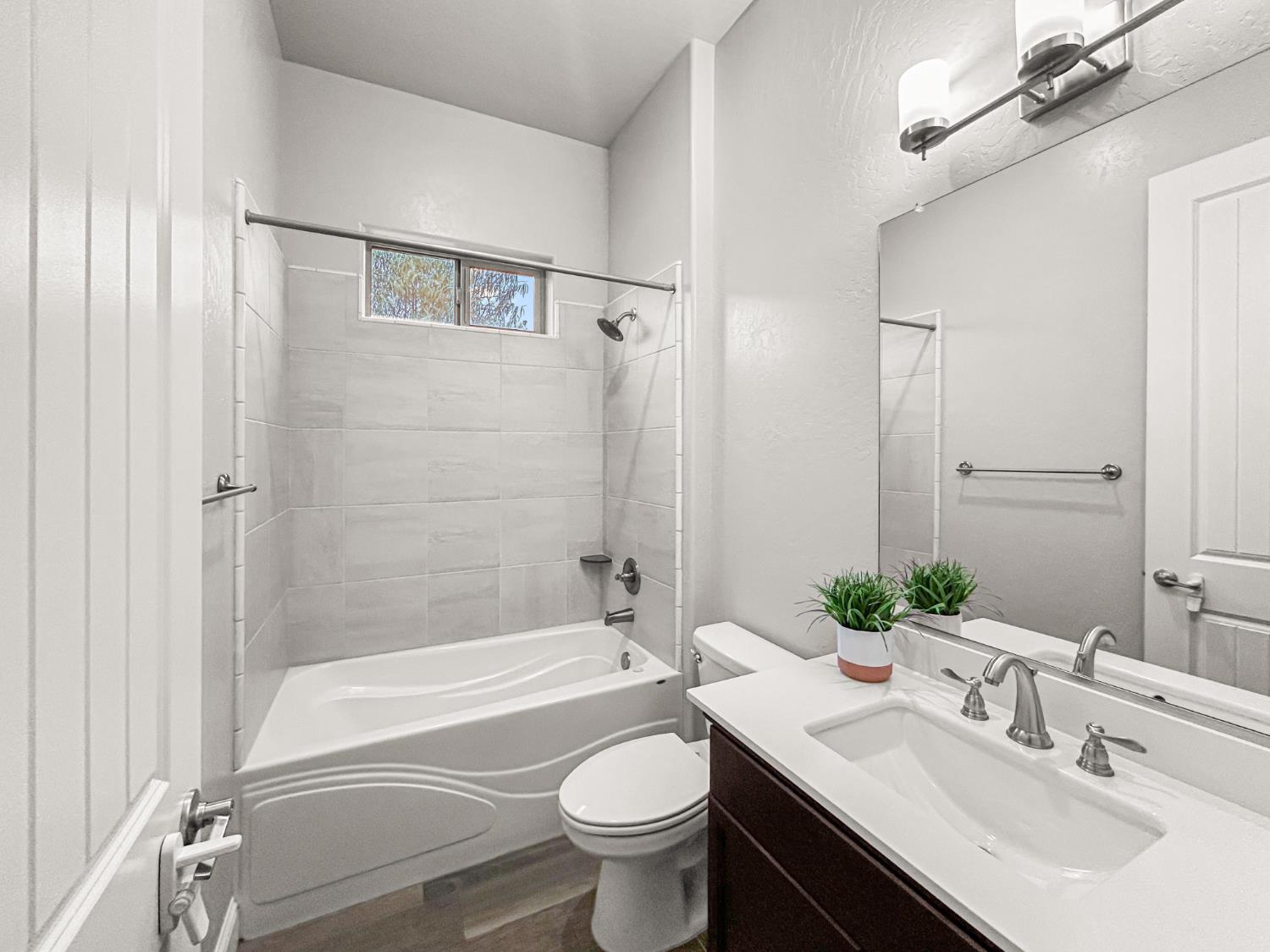 2788 N Douglas Avenue, Fresno, CA, 93727