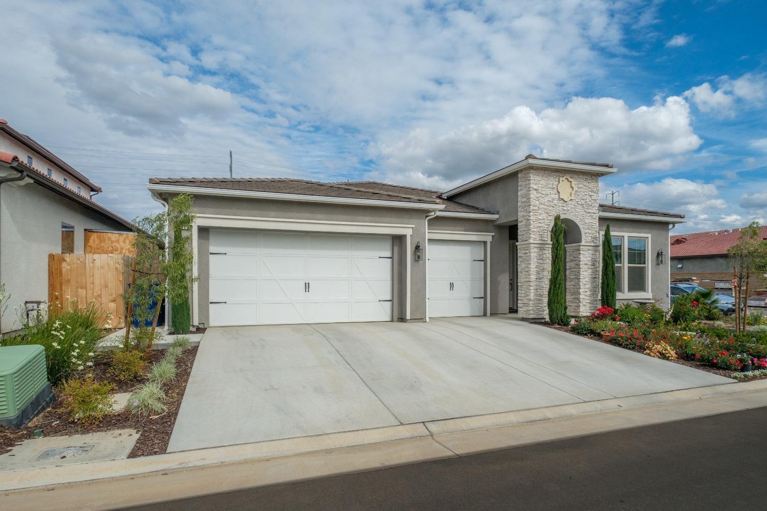 2788 N Douglas Avenue, Fresno, CA, 93727