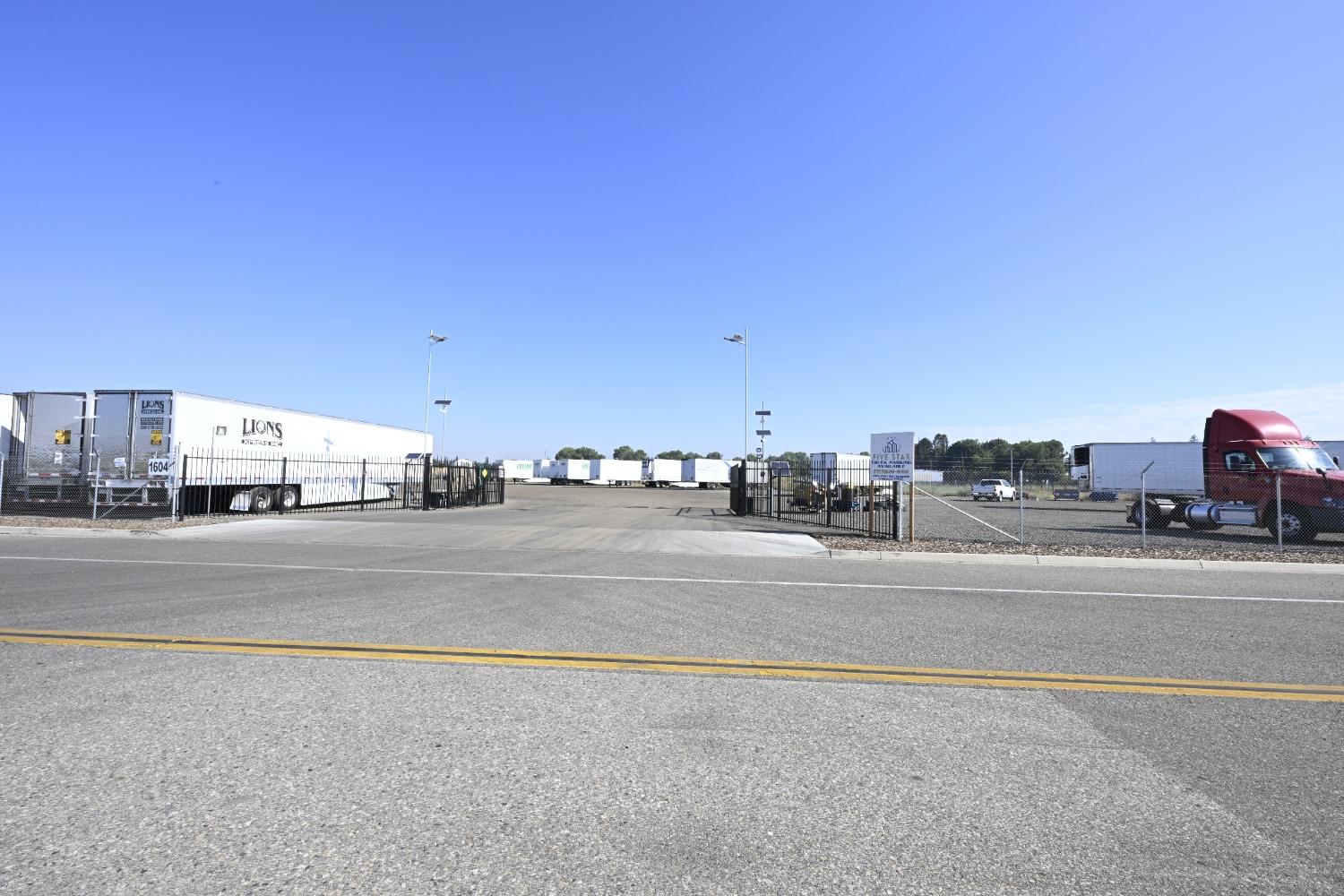 Vacant Lot in Fresno - photo 2