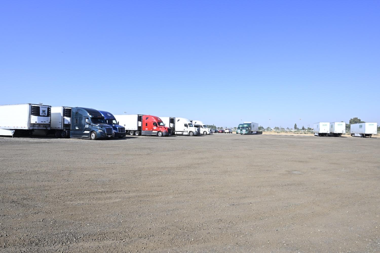 Vacant Lot in Fresno - photo 3